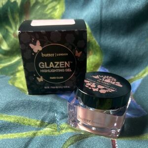 New Butter London Glazen Highlighting Gel in Chandelier